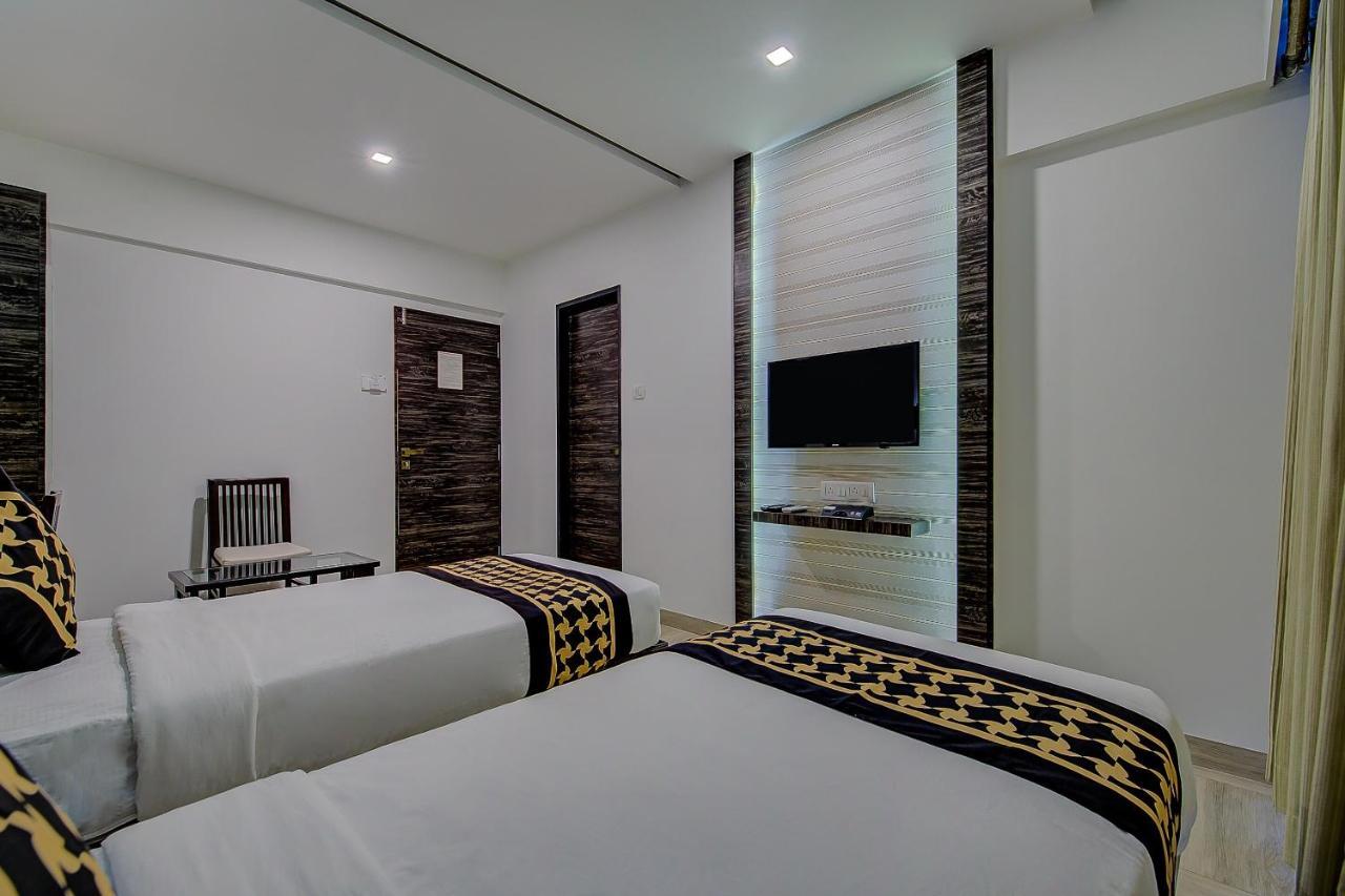 Oyo 78245 Collection O Hotel Crown Inn ナビムンバイ エクステリア 写真
