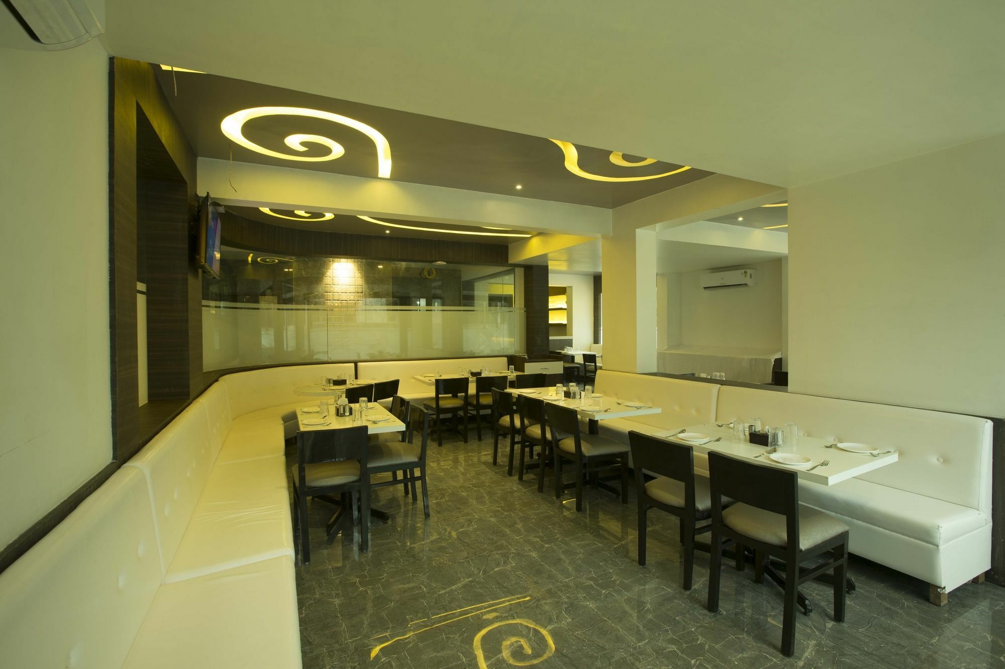 Oyo 78245 Collection O Hotel Crown Inn ナビムンバイ エクステリア 写真