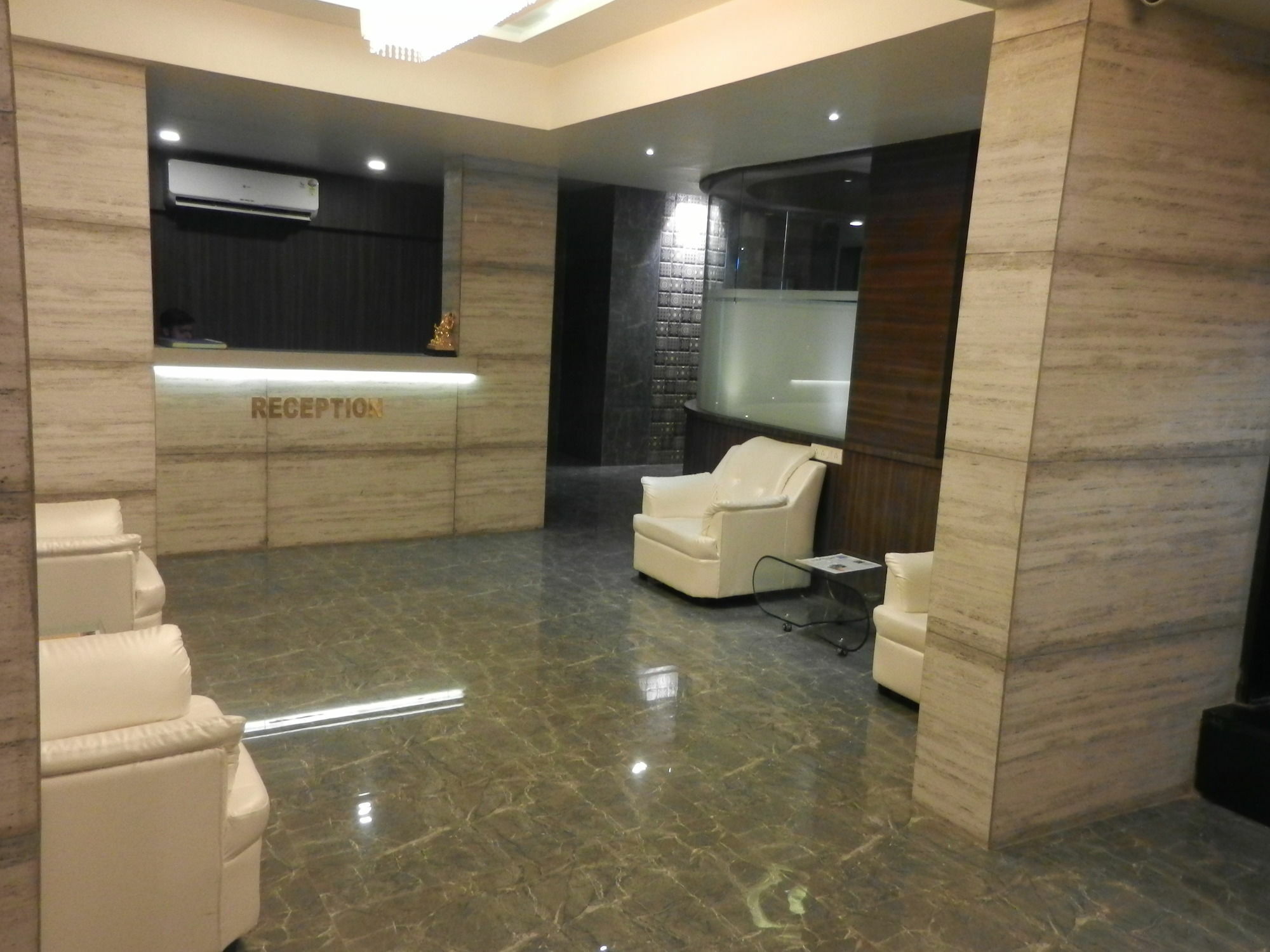 Oyo 78245 Collection O Hotel Crown Inn ナビムンバイ エクステリア 写真