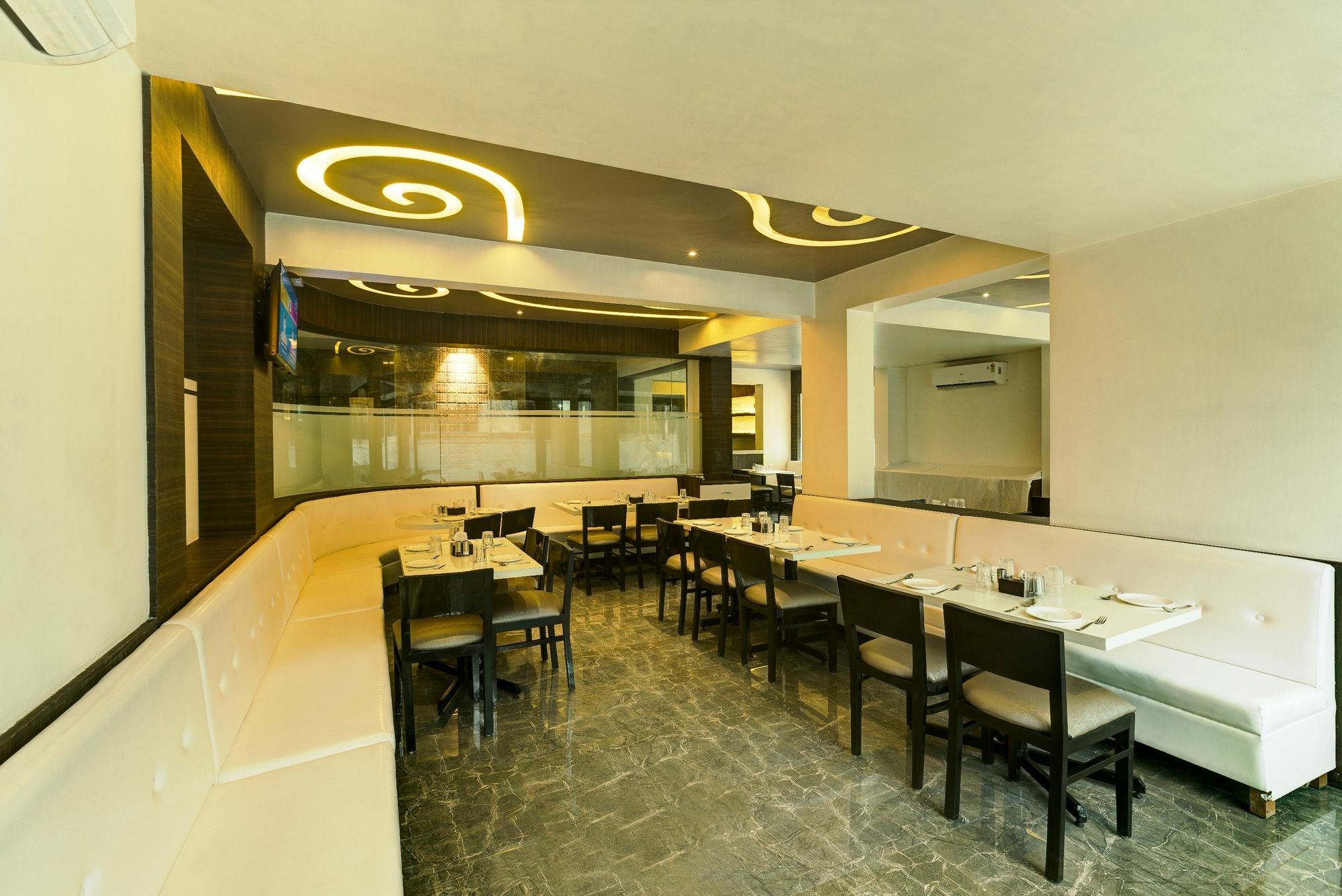 Oyo 78245 Collection O Hotel Crown Inn ナビムンバイ エクステリア 写真