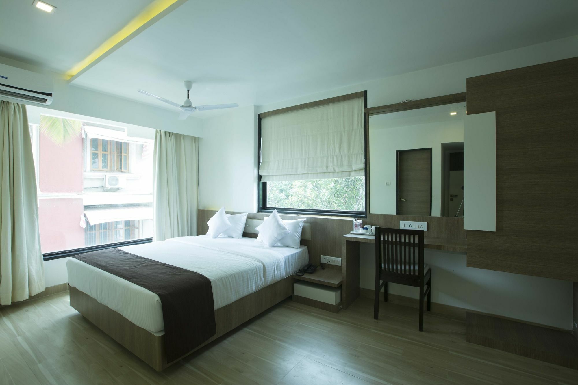 Oyo 78245 Collection O Hotel Crown Inn ナビムンバイ エクステリア 写真