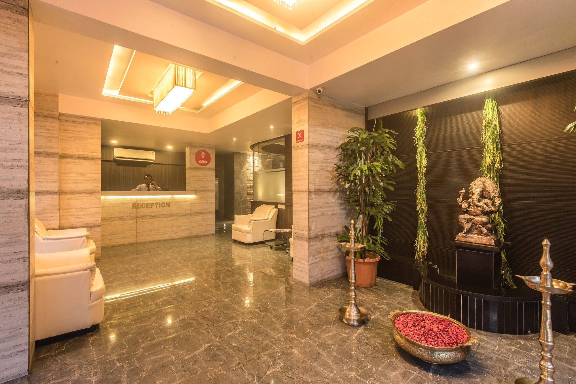 Oyo 78245 Collection O Hotel Crown Inn ナビムンバイ エクステリア 写真